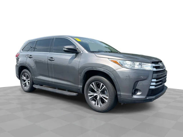 2019 Toyota Highlander LE FWD photo