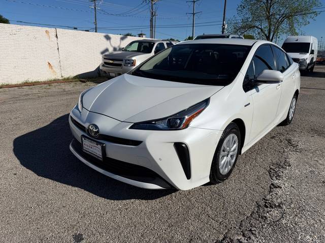 2019 Toyota Prius LE FWD photo