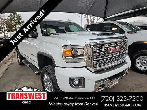 2019 GMC Sierra 2500HD Denali 4WD photo