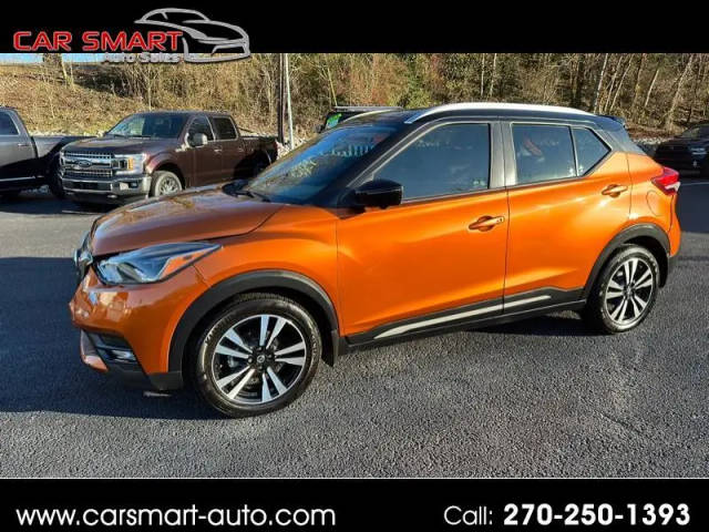 2019 Nissan Kicks SR FWD photo