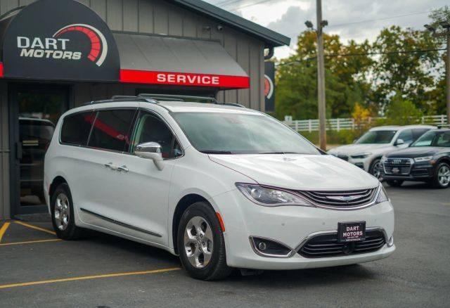 2018 Chrysler Pacifica Minivan Hybrid Limited FWD photo