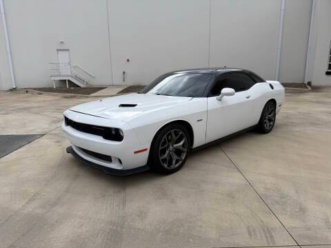 2015 Dodge Challenger R/T RWD photo