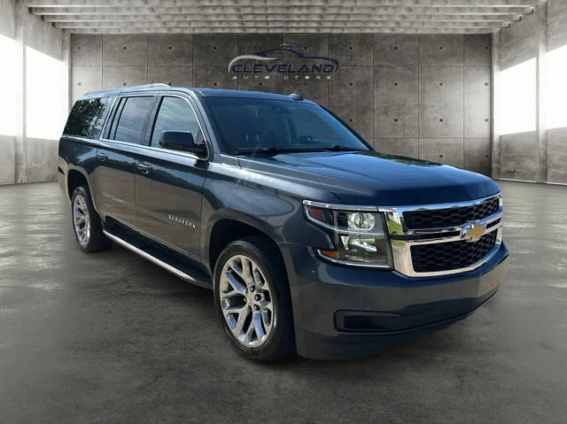 2019 Chevrolet Suburban LT 4WD photo