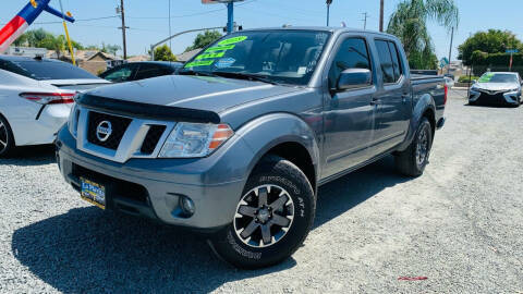 2018 Nissan Frontier PRO-4X 4WD photo