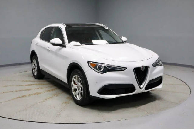 2019 Alfa Romeo Stelvio AWD photo