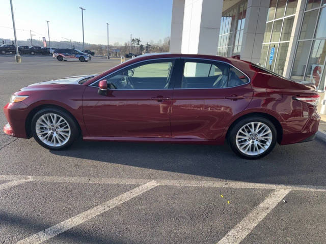 2019 Toyota Camry XLE FWD photo
