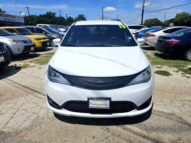 2019 Chrysler Pacifica Minivan Touring L FWD photo