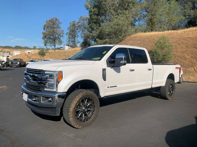 2019 Ford F-350 Super Duty LARIAT 4WD photo