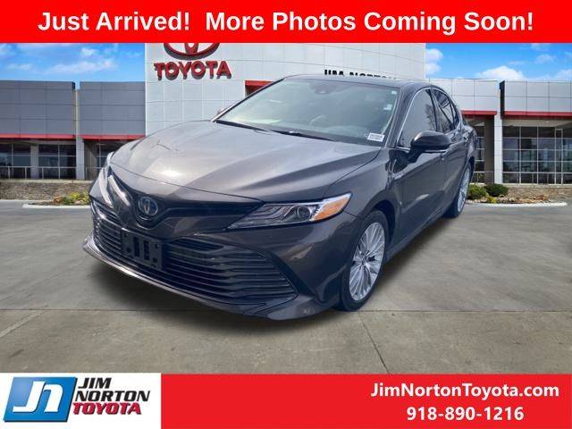 2019 Toyota Camry Hybrid XLE FWD photo