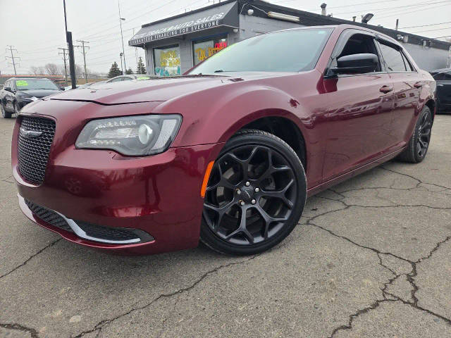 2019 Chrysler 300 Touring RWD photo