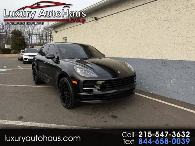 2019 Porsche Macan  AWD photo