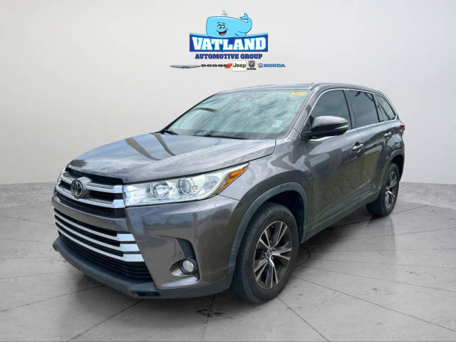 2019 Toyota Highlander LE Plus FWD photo