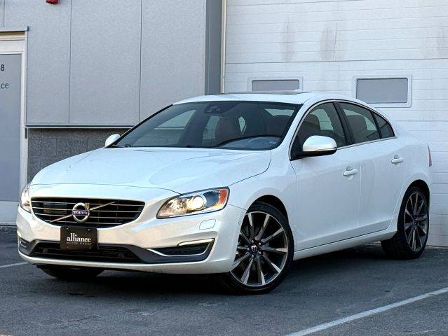 2015 Volvo S60 T6 Drive-E Platinum FWD photo