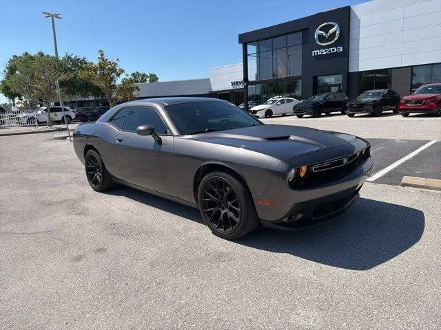 2018 Dodge Challenger SXT RWD photo