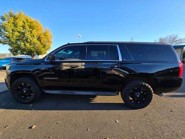 2018 Chevrolet Suburban LT RWD photo