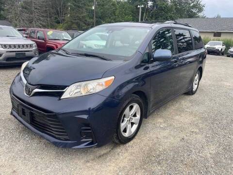 2020 Toyota Sienna LE FWD photo