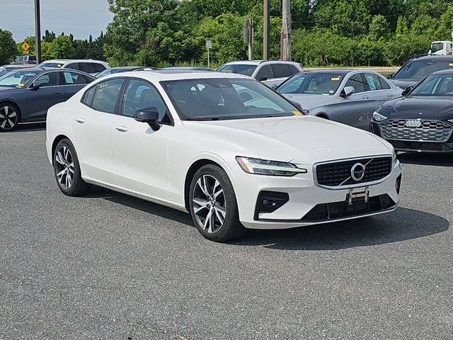 2019 Volvo S60 R-Design FWD photo