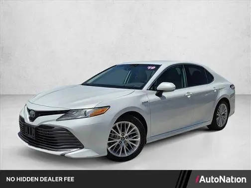 2019 Toyota Camry Hybrid XLE FWD photo