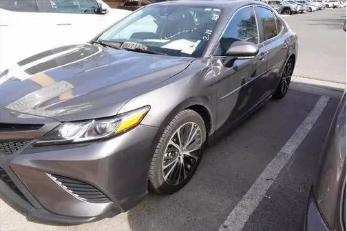 2019 Toyota Camry SE FWD photo