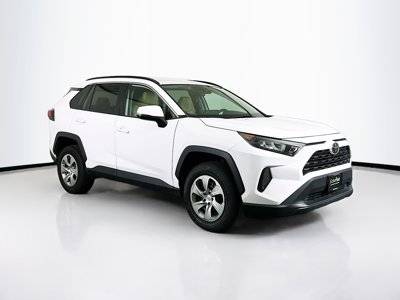 2019 Toyota RAV4 LE FWD photo