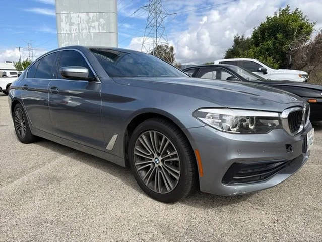 2019 BMW 5 Series 530i RWD photo