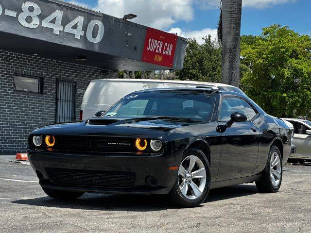 2018 Dodge Challenger SXT RWD photo