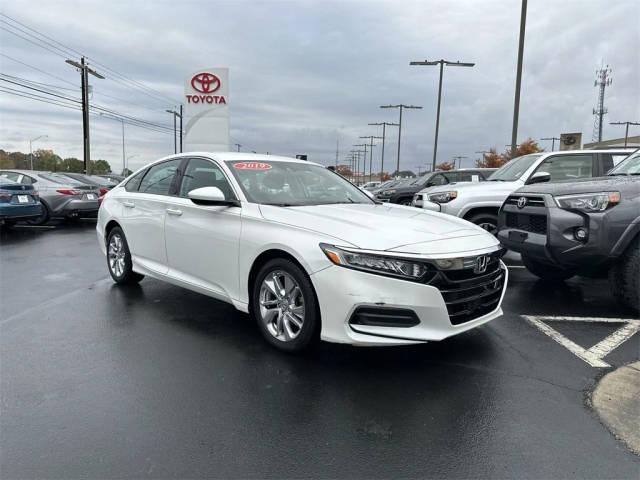 2019 Honda Accord LX 1.5T FWD photo