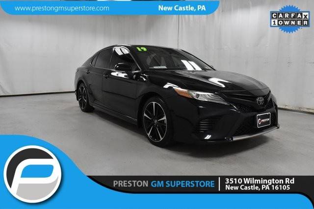 2019 Toyota Camry XSE FWD photo