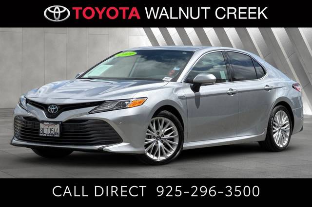 2019 Toyota Camry Hybrid XLE FWD photo