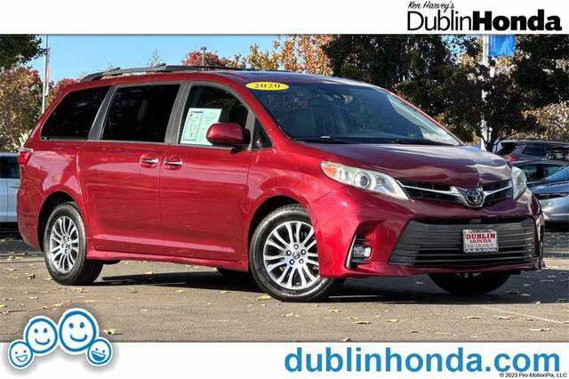 2020 Toyota Sienna XLE FWD photo