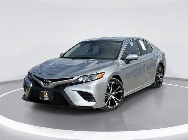 2019 Toyota Camry SE FWD photo