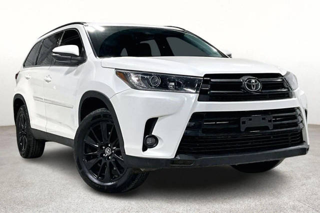 2019 Toyota Highlander SE FWD photo