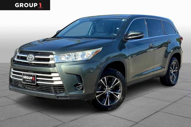 2019 Toyota Highlander LE FWD photo