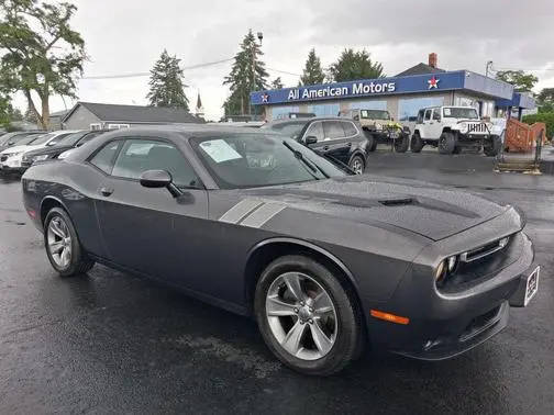 2018 Dodge Challenger SXT RWD photo