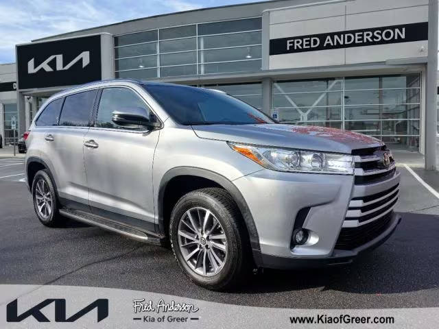 2019 Toyota Highlander XLE FWD photo