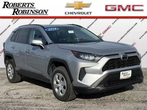 2019 Toyota RAV4 LE FWD photo