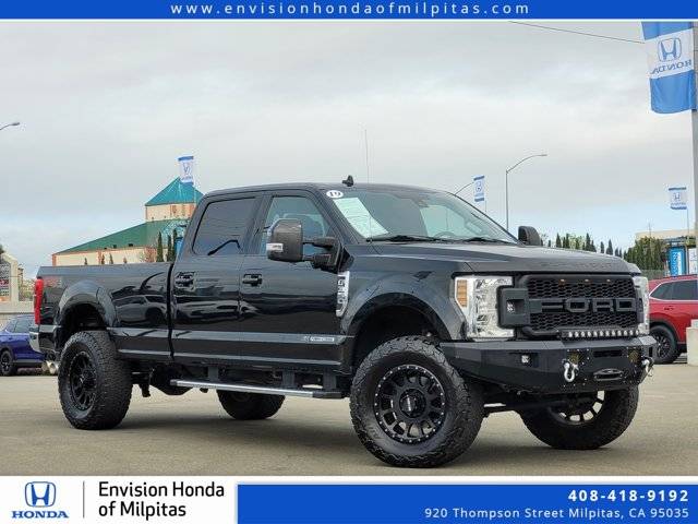 2019 Ford F-350 Super Duty LARIAT 4WD photo