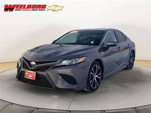2019 Toyota Camry Hybrid SE FWD photo
