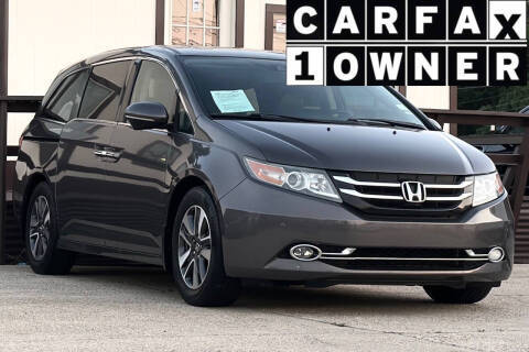 2016 Honda Odyssey Touring FWD photo