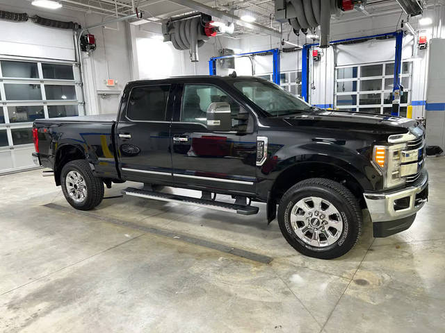 2019 Ford F-250 Super Duty LARIAT 4WD photo