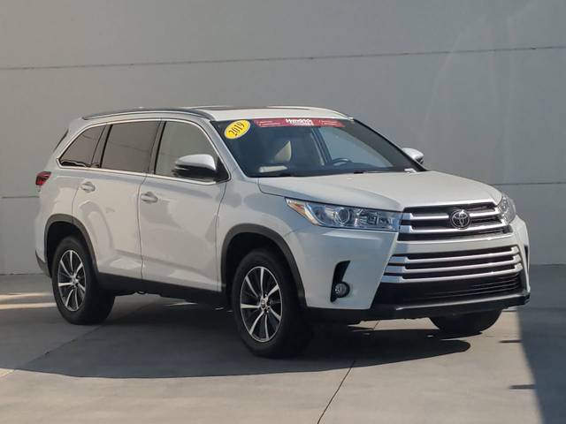 2019 Toyota Highlander XLE FWD photo