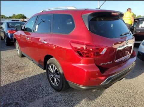 2018 Nissan Pathfinder SV 4WD photo