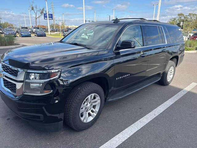 2019 Chevrolet Suburban LT 4WD photo