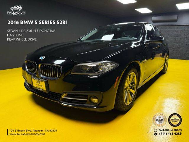 2016 BMW 5 Series 528i RWD photo