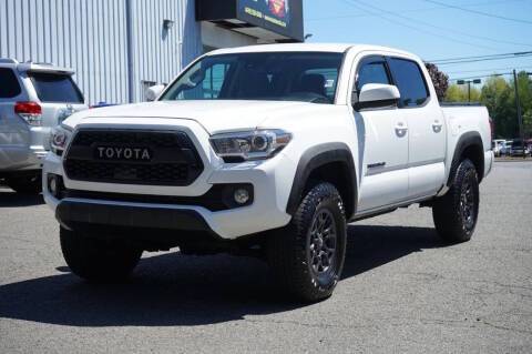 2018 Toyota Tacoma SR5 4WD photo