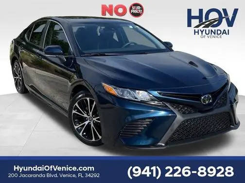 2019 Toyota Camry SE FWD photo