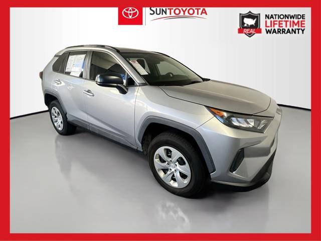 2019 Toyota RAV4 LE FWD photo