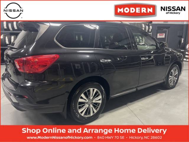 2019 Nissan Pathfinder S FWD photo