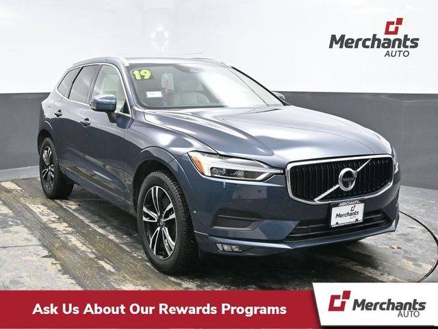 2019 Volvo XC60 Momentum AWD photo