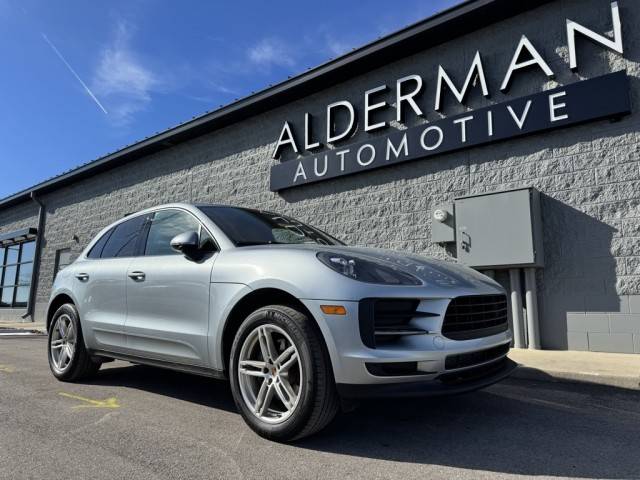 2019 Porsche Macan  AWD photo